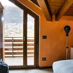 Family Escape In The Mountains *